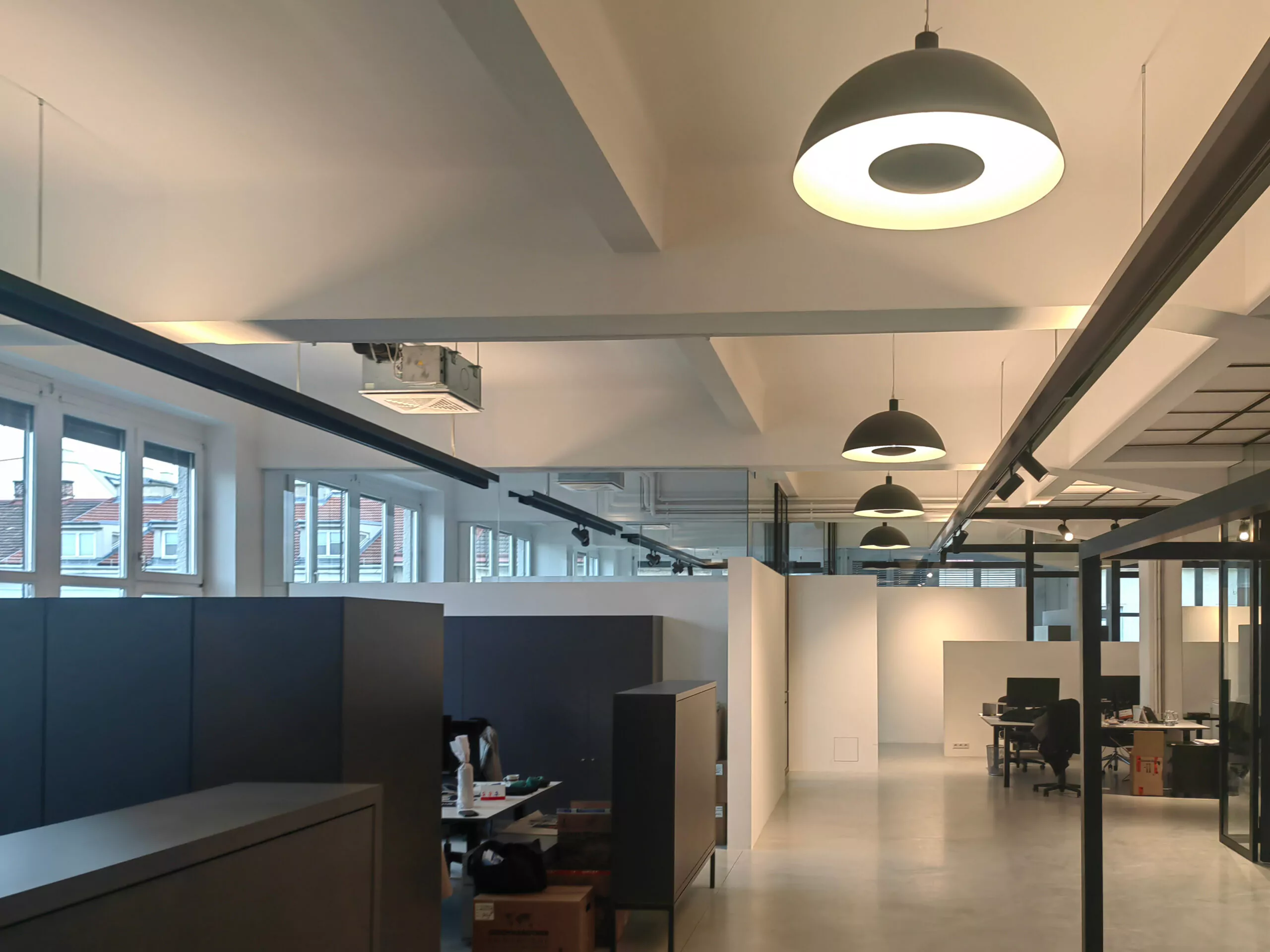 Raum und Licht: Glasanbauten im Wiener Büro